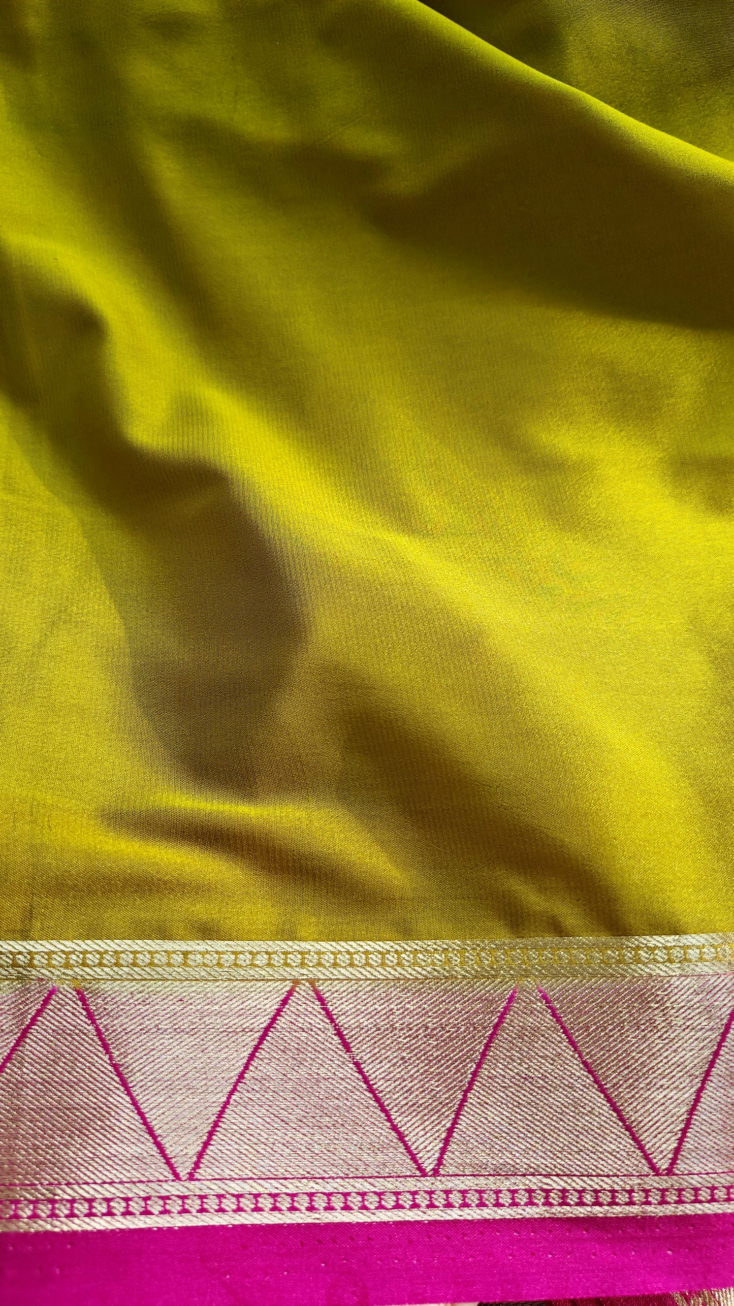 Mehendi Green & Rani Pink Semi Crepe Silk