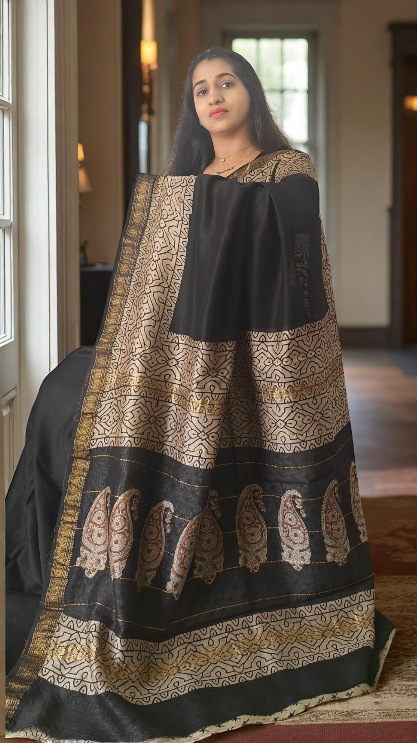 Black & white Maheshwari silk cotton saree