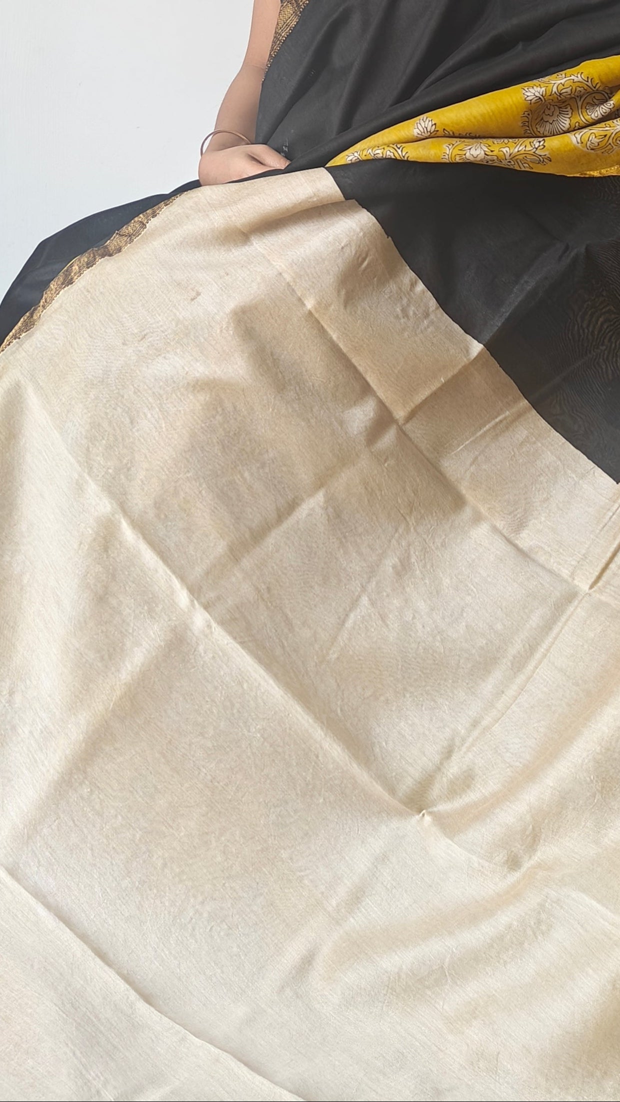 Black & yellow Maheshwari silk cotton Saree