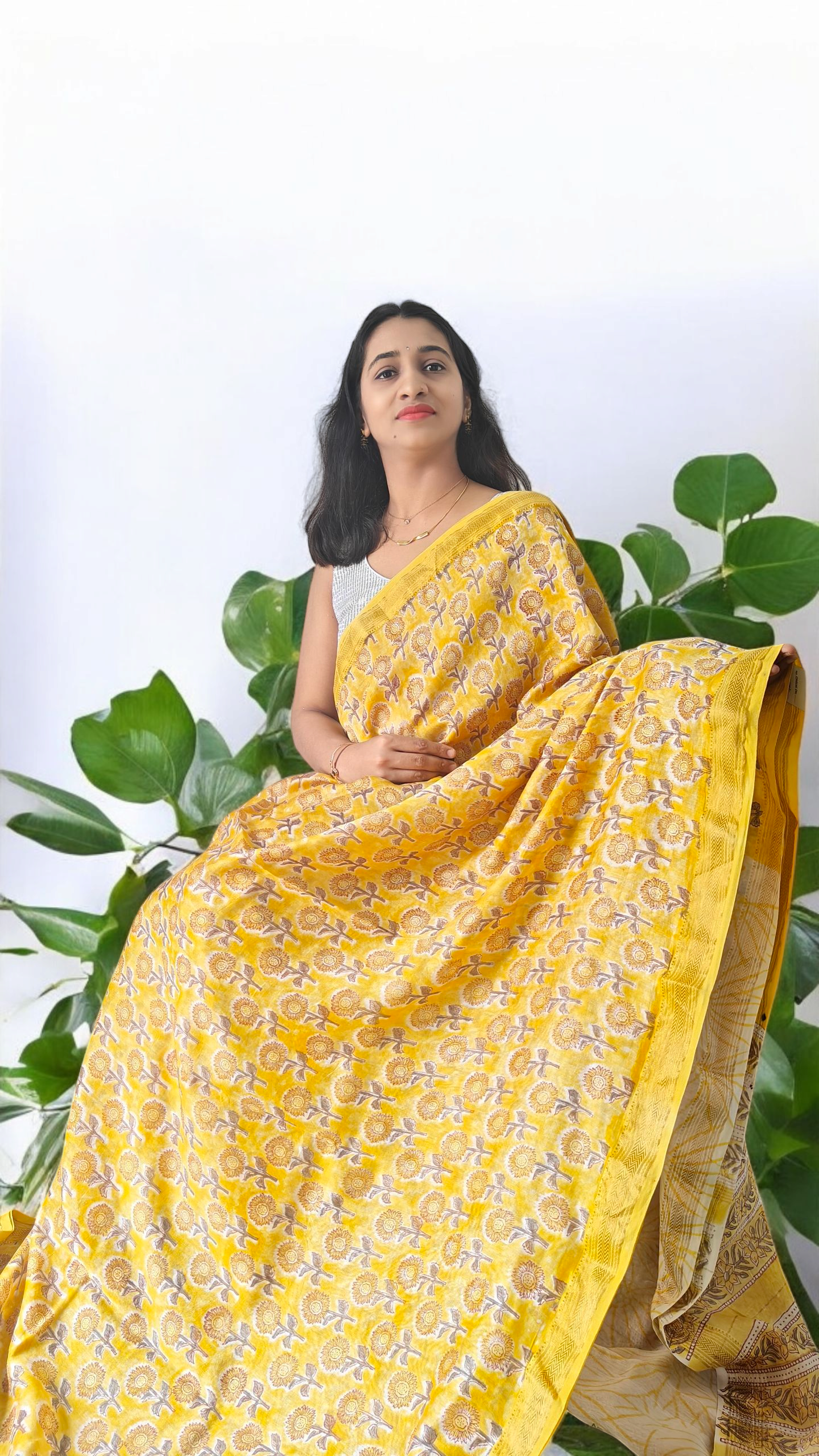 Yellow Maheshwari silk cotton saree