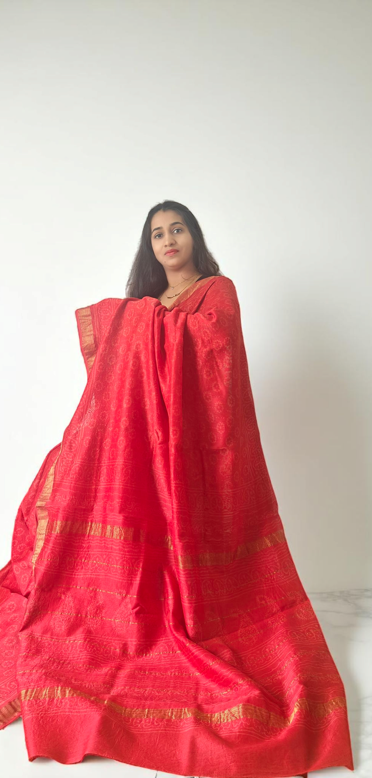 Red Maheshwari silk cotton saree