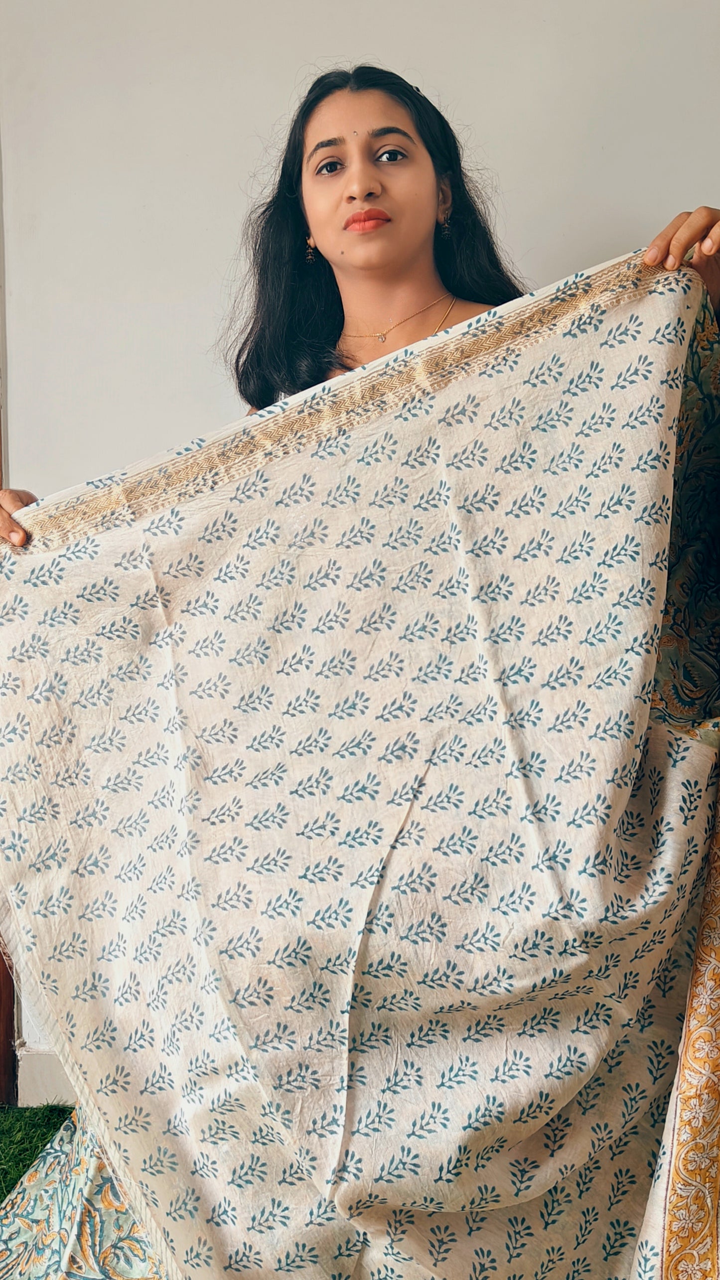 Pastel Green floral Maheshwari silk cotton saree