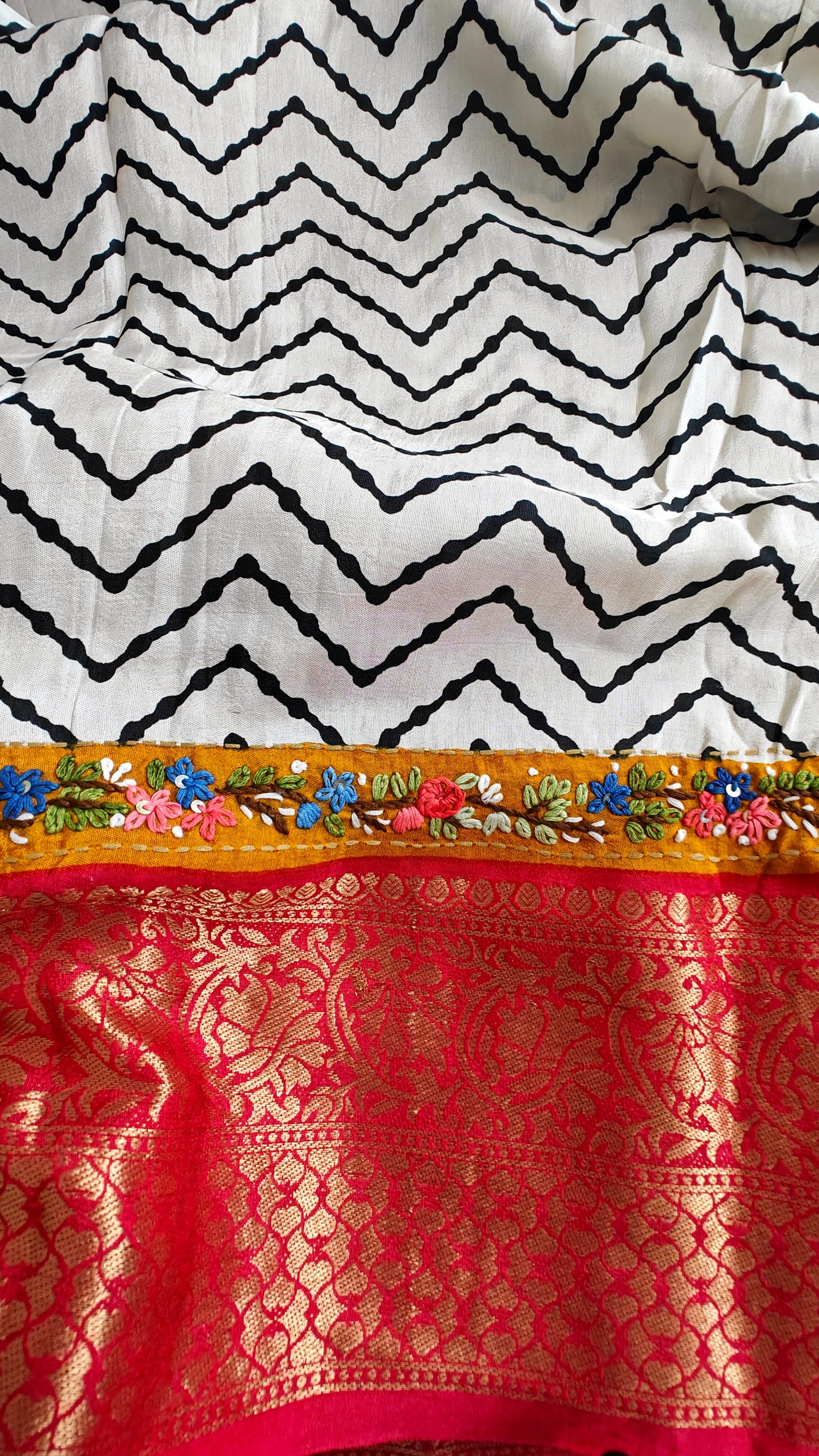 White zigzag pure dola silk